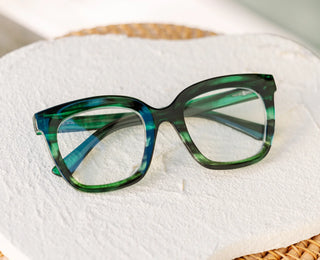 Cleo - Emerald Ombre Horn