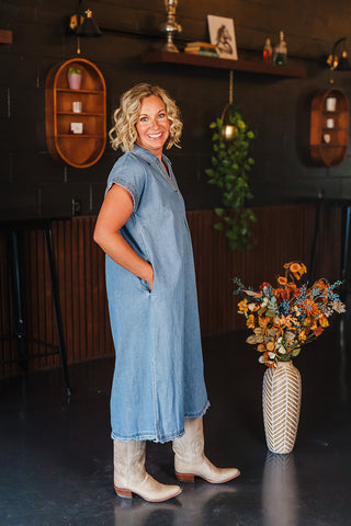 Hey There Delilah Denim Dress - Light Wash