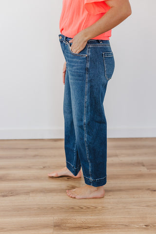 Maxie Mid Rise Crop Barrel Risen Jeans