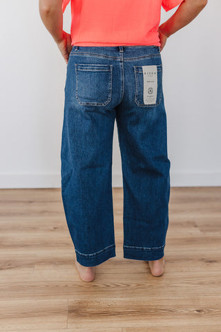 Maxie Mid Rise Crop Barrel Risen Jeans