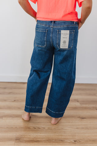 Maxie Mid Rise Crop Barrel Risen Jeans