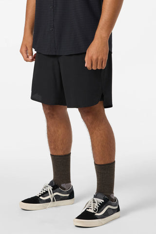 TRVLR Tech Lined 17" Hybrid Shorts - Black